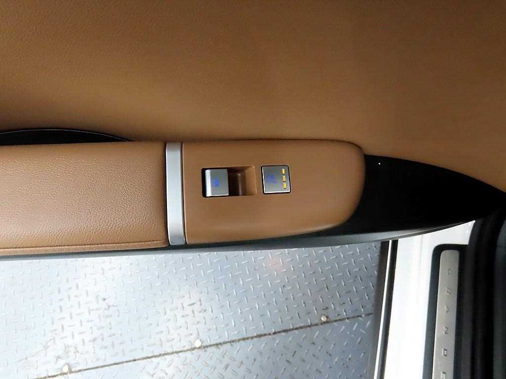 HYUNDAI Grandeur - Vista 12