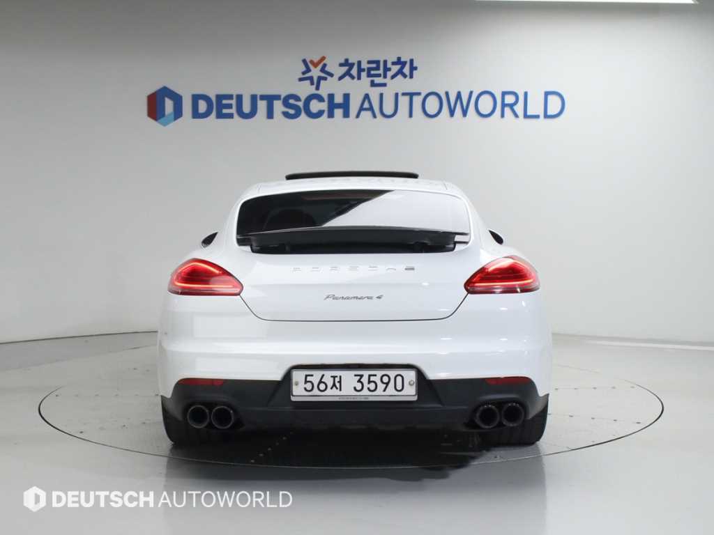 Porsche Panamera - Vista 4