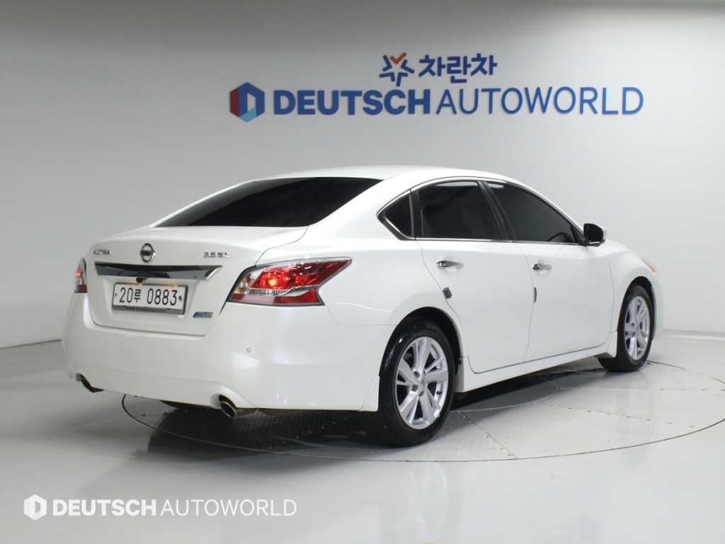 Nissan Altima - Vista 2