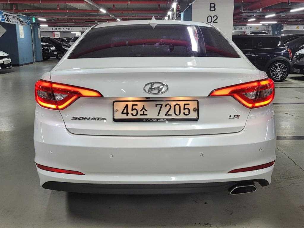 HYUNDAI Sonata - Vista 4