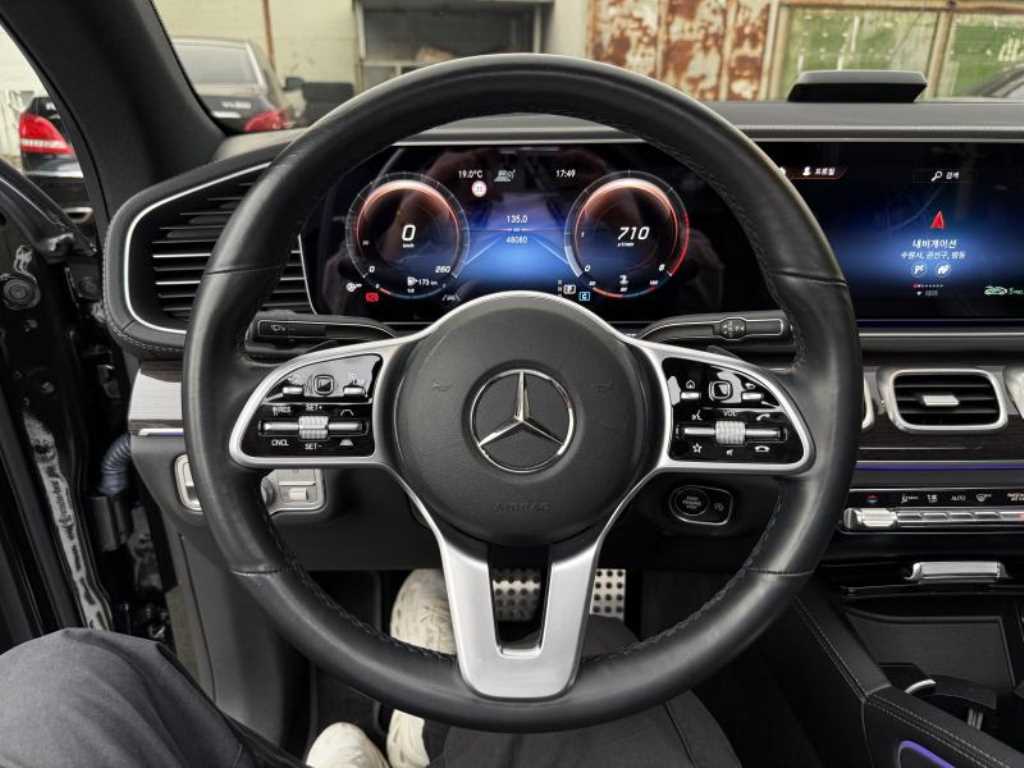 Mercedes Benz GLE Class - Vista 6