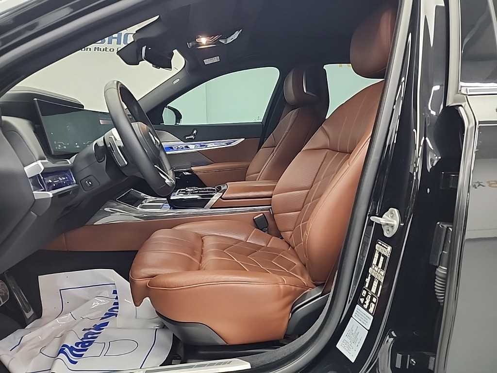 BMW 7 Series - Vista 11
