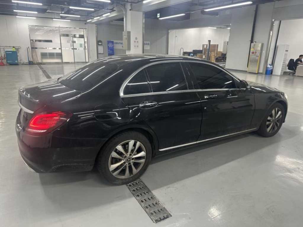 Mercedes Benz C Class - Vista 5