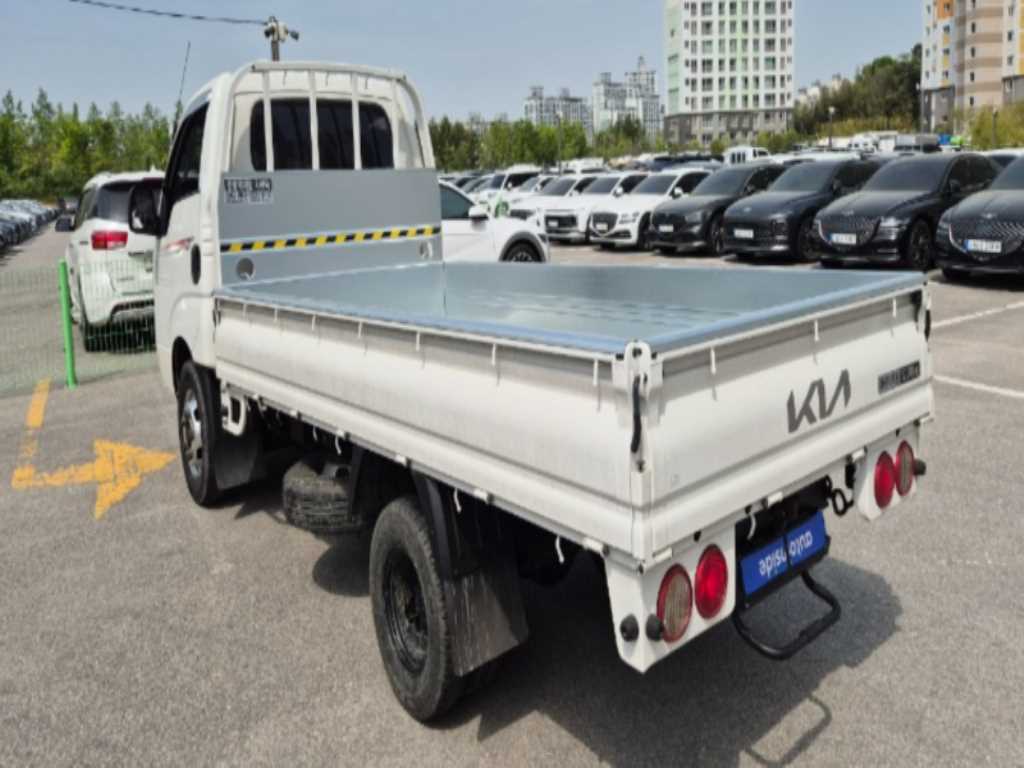 Small Truck Cargo (small) - Vista 3