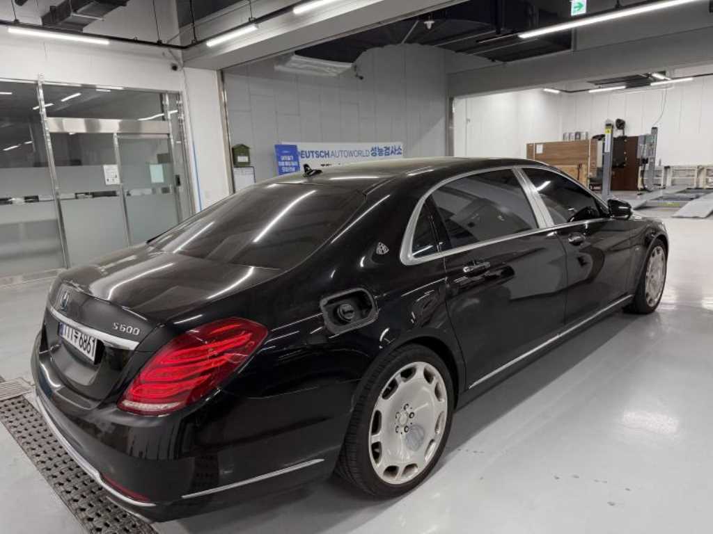 Mercedes Benz S Class - Vista 4