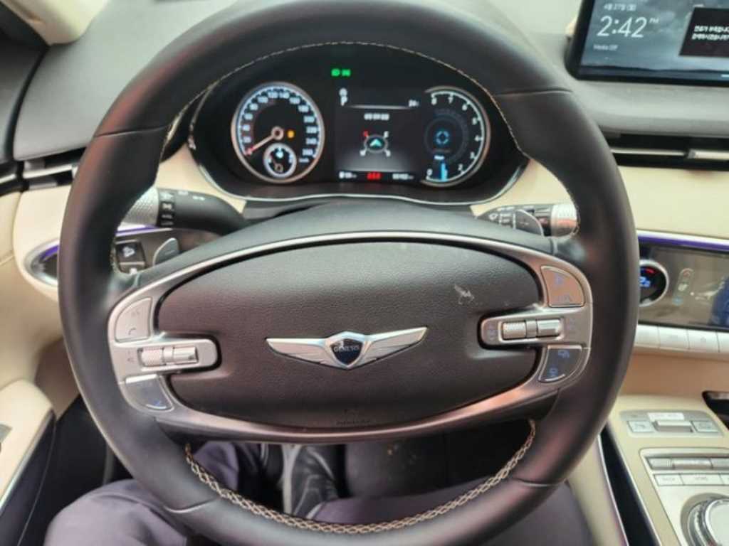Genesis GV70 - Vista 9
