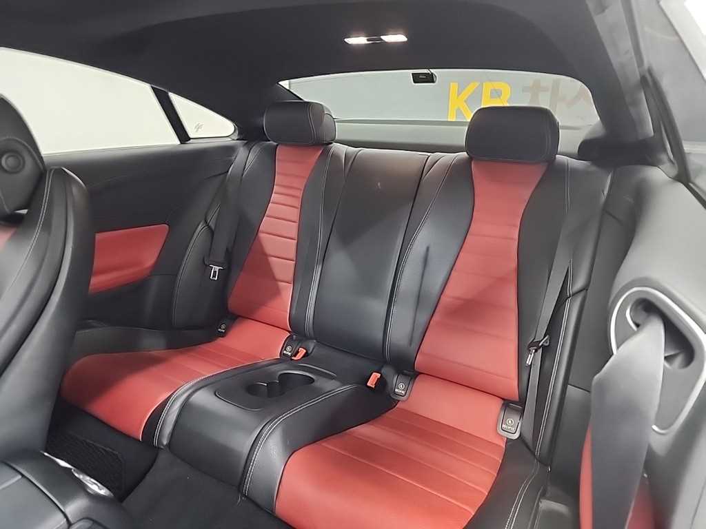 Mercedes Benz E class - Vista 12