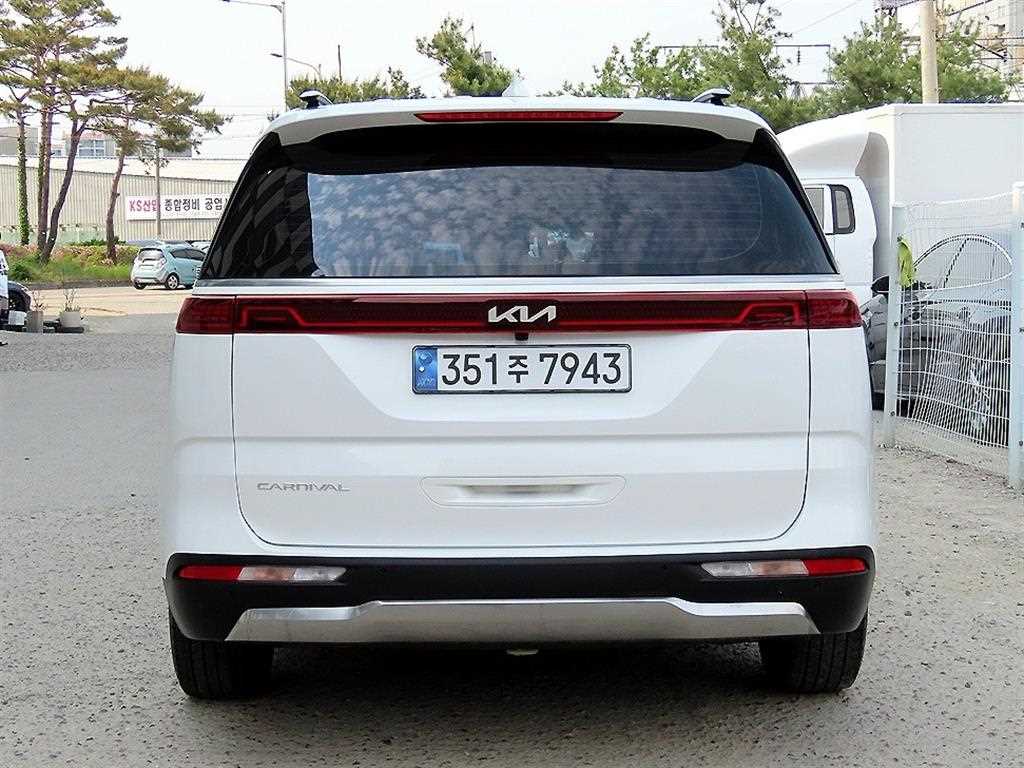 KIA Carnival - Vista 4
