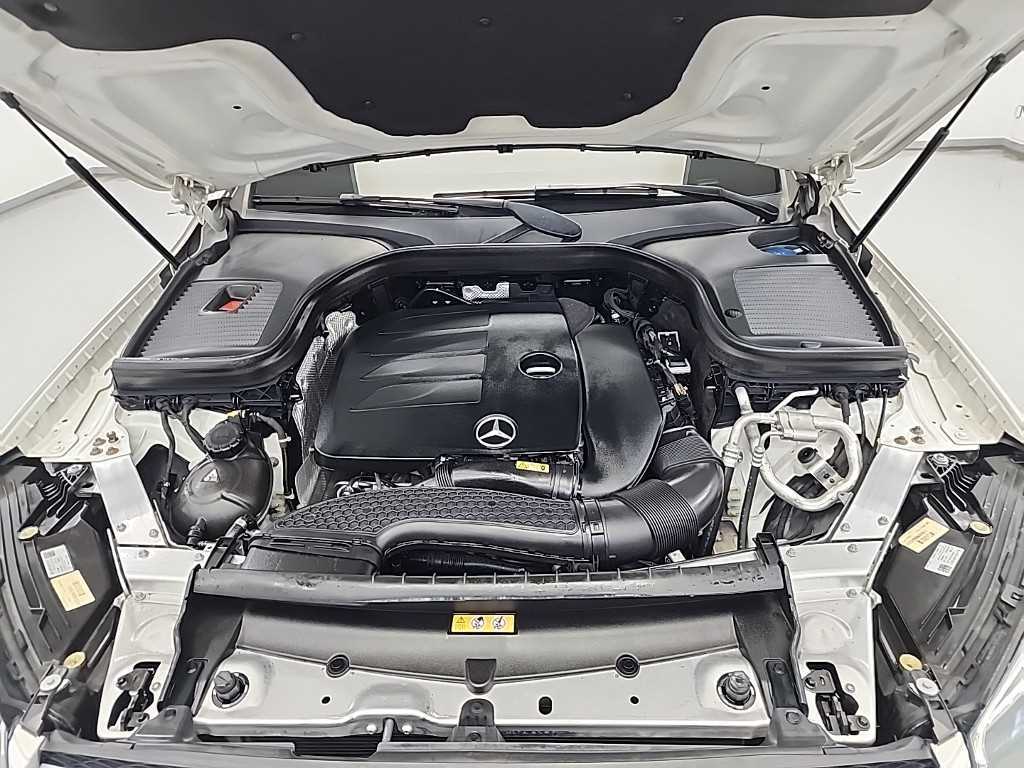 Mercedes Benz GLC Class - Vista 5