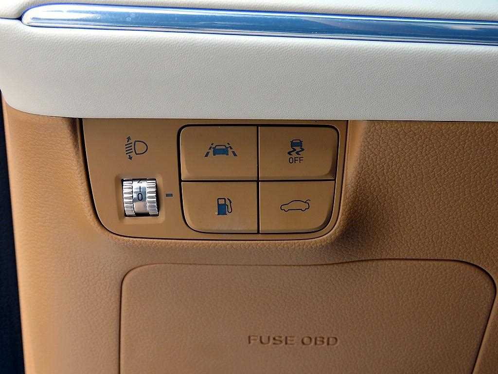 HYUNDAI Grandeur 2022 Blanco - Importación desde Corea - HF Imports Iquique - Foto 13