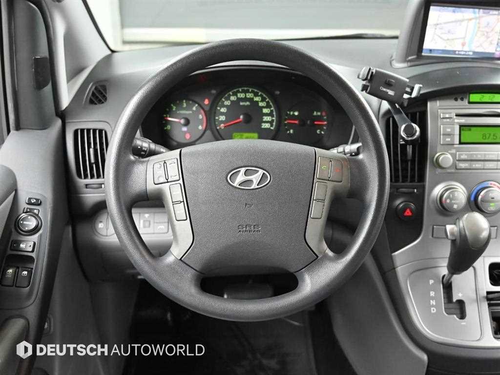 HYUNDAI Starex - Vista 12