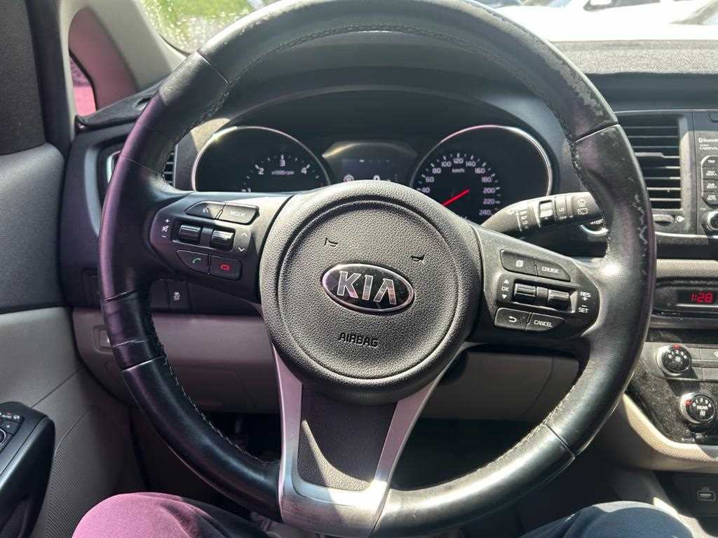 KIA Carnival 2016 Gris - Importación desde Corea - HF Imports Iquique - Foto 19