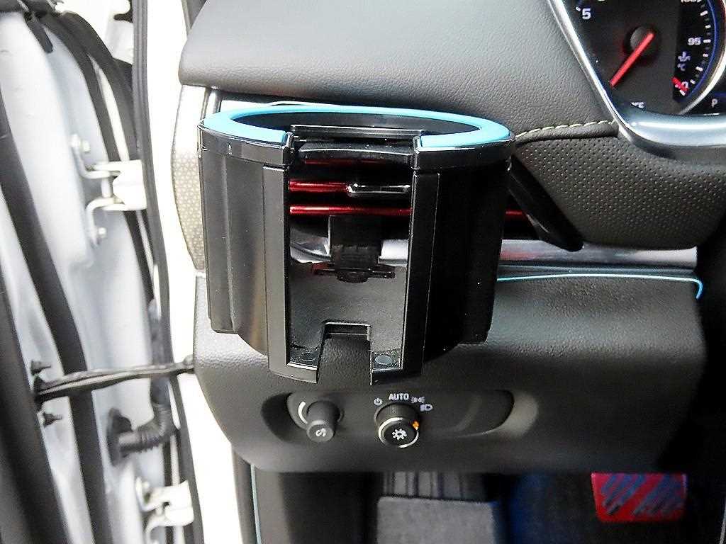 Chevrolet Travers - Vista 12