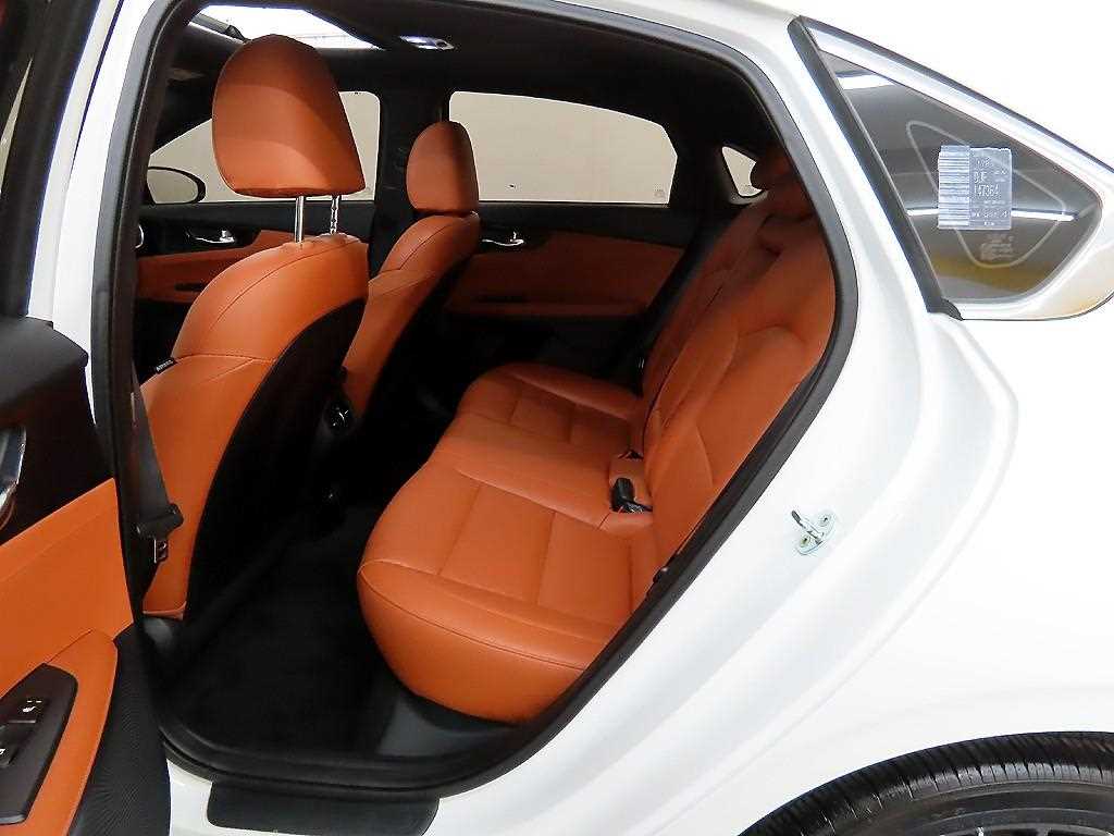 KIA K3 - Vista 6