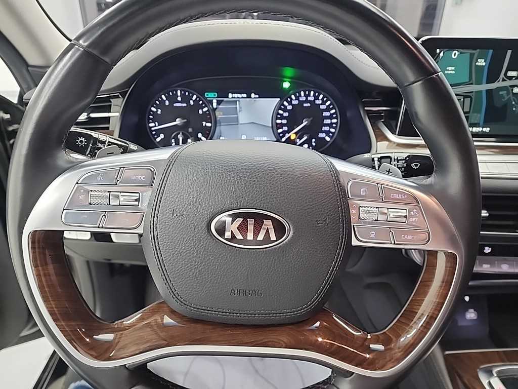 KIA K9 - Vista 9