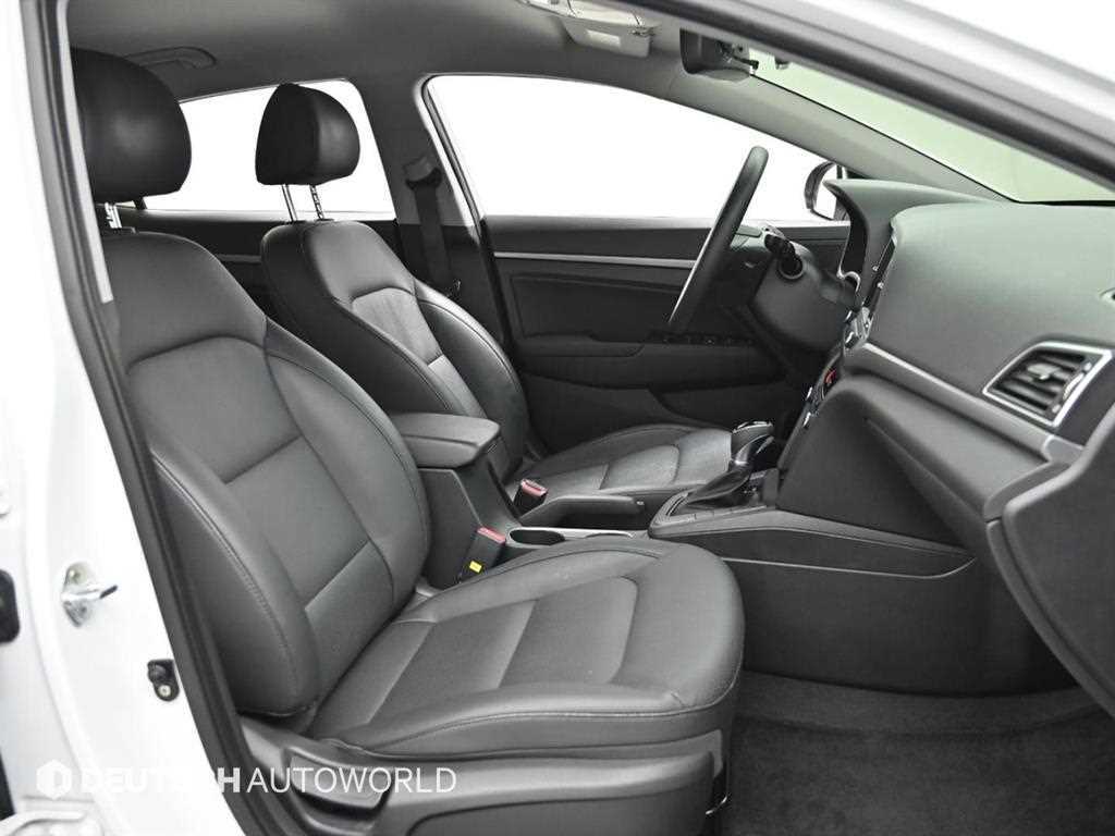 HYUNDAI Avante - Vista 10