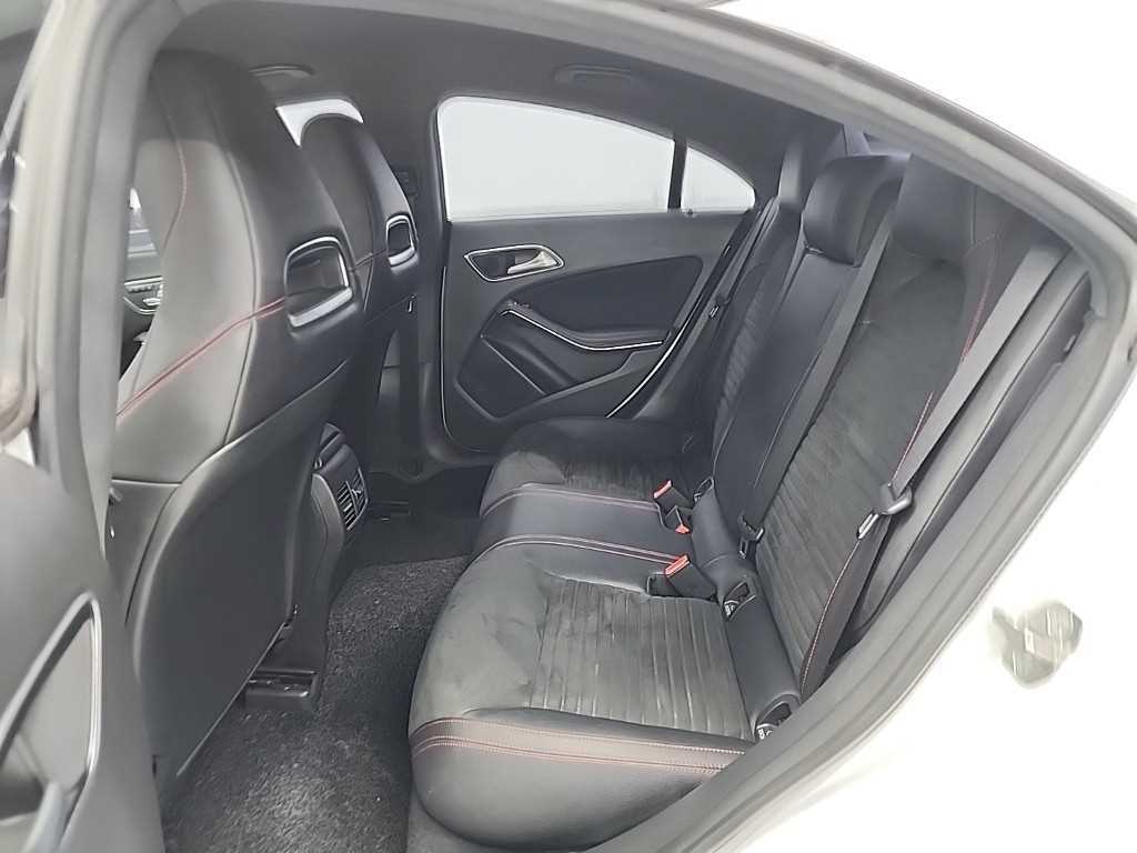 Mercedes Benz CLA Class - Vista 12