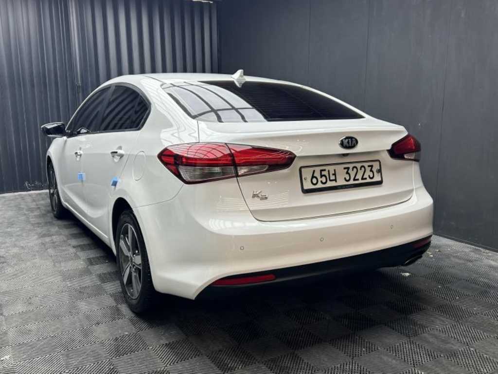 KIA K3 - Vista 3