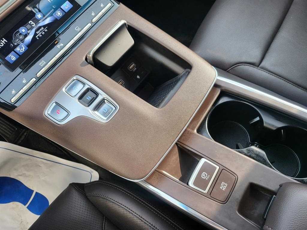 HYUNDAI Grandeur - Vista 10