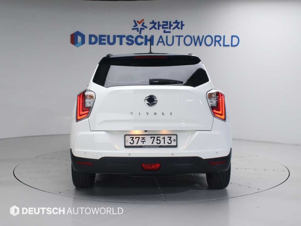 Ssangyong Tivoli - Vista 4