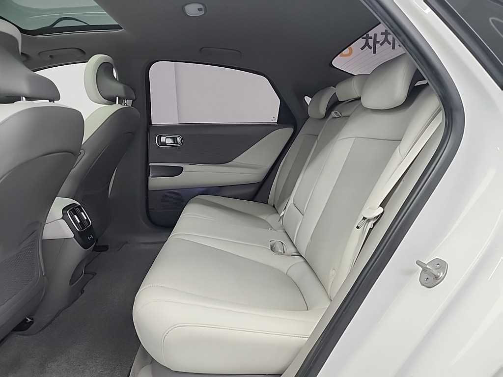 HYUNDAI Ioniq 6 - Vista 12