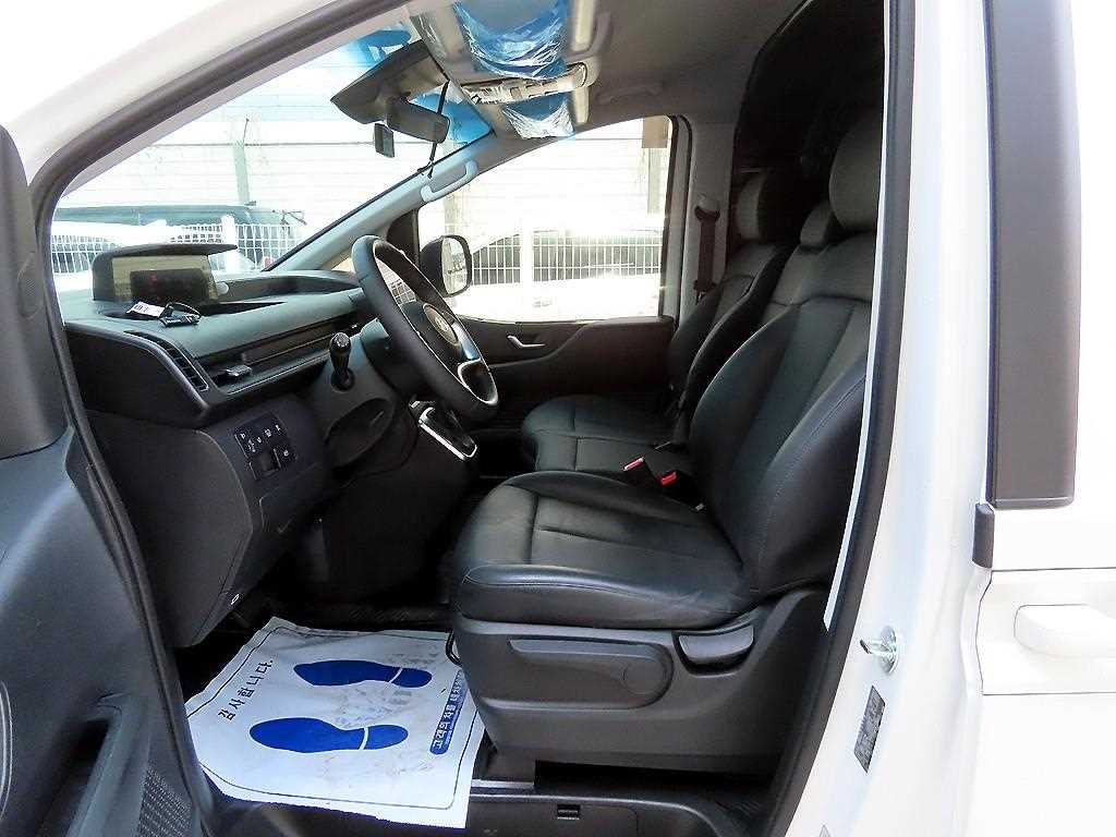 HYUNDAI Staria - Vista 5