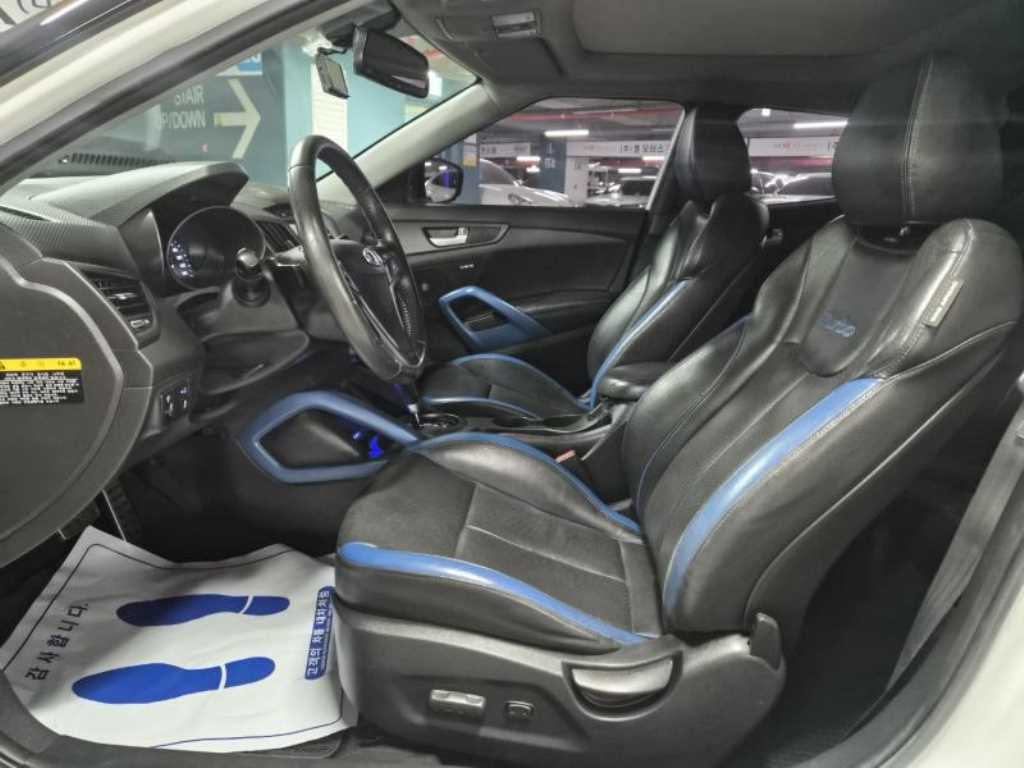 HYUNDAI Veloster - Vista 5
