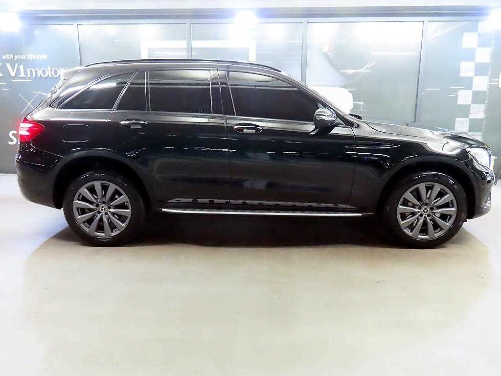 Mercedes Benz GLC Class - Vista 3