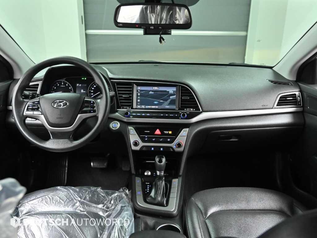 HYUNDAI Avante - Vista 7