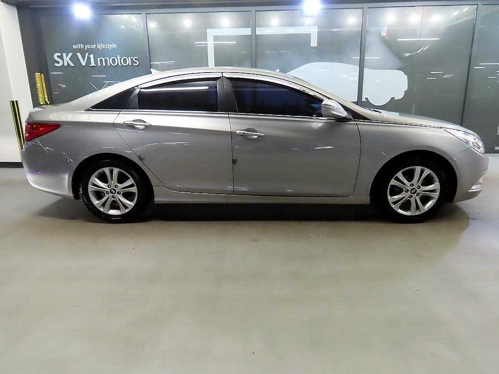 HYUNDAI Sonata - Vista 3