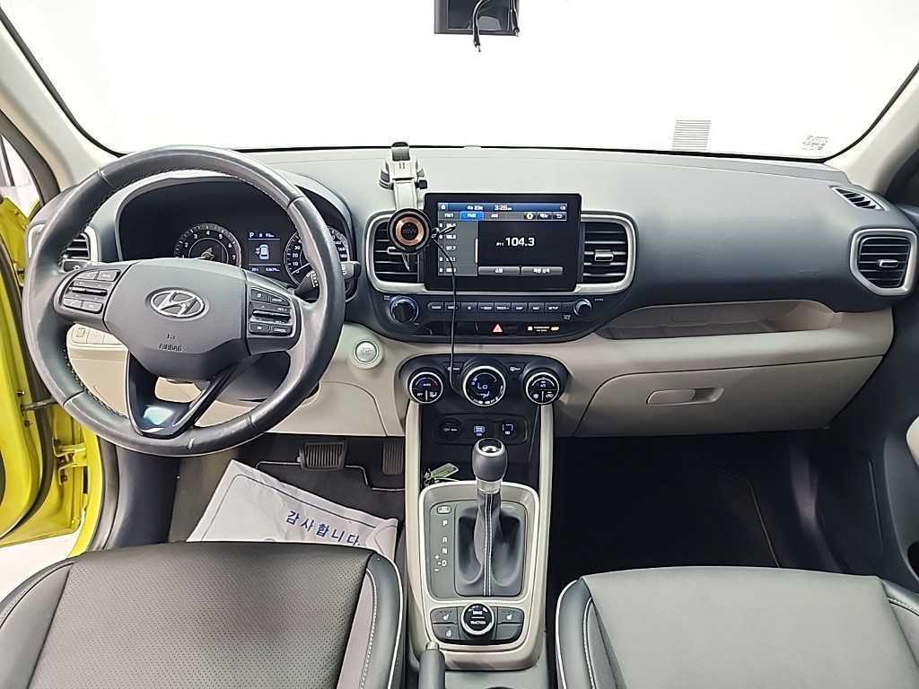 HYUNDAI Venue - Vista 7