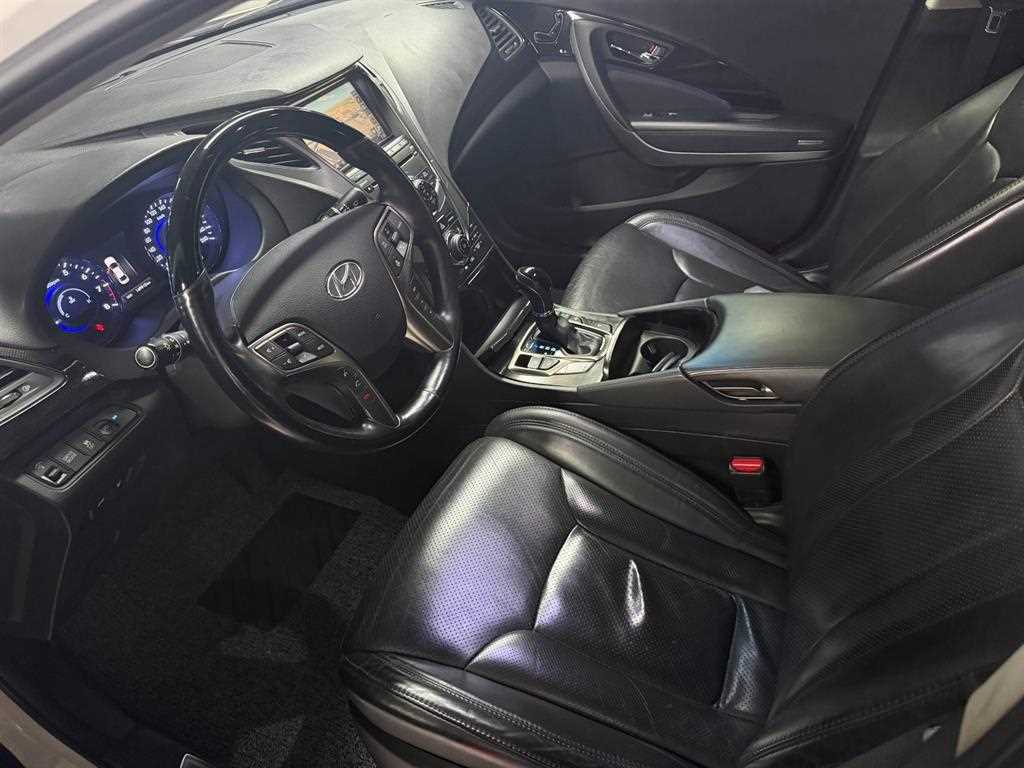 HYUNDAI Grandeur - Vista 4