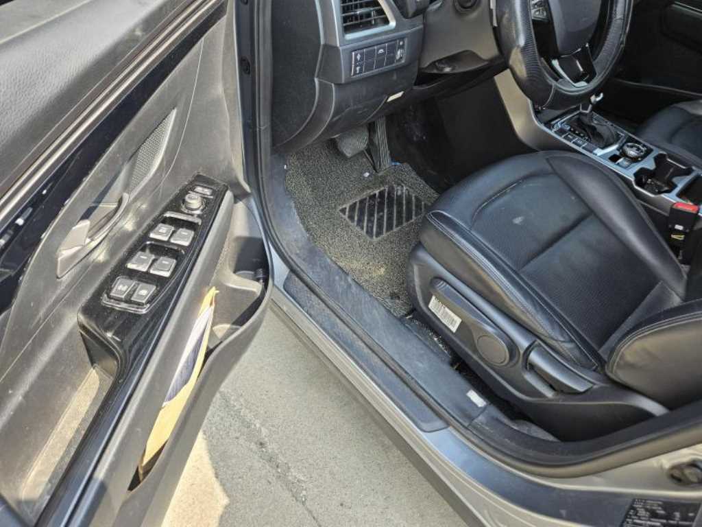 Ssangyong Korando - Vista 6