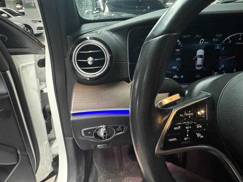 Mercedes Benz E class - Vista 10