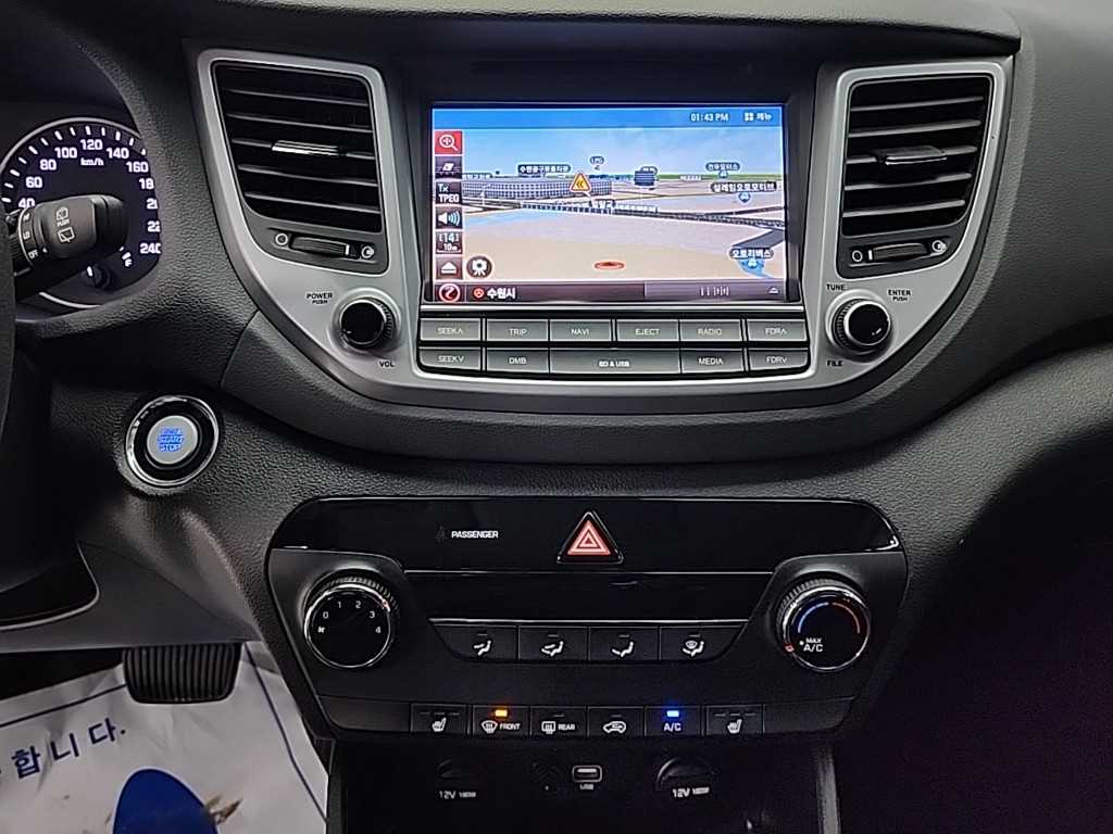 HYUNDAI Tucson - Vista 10