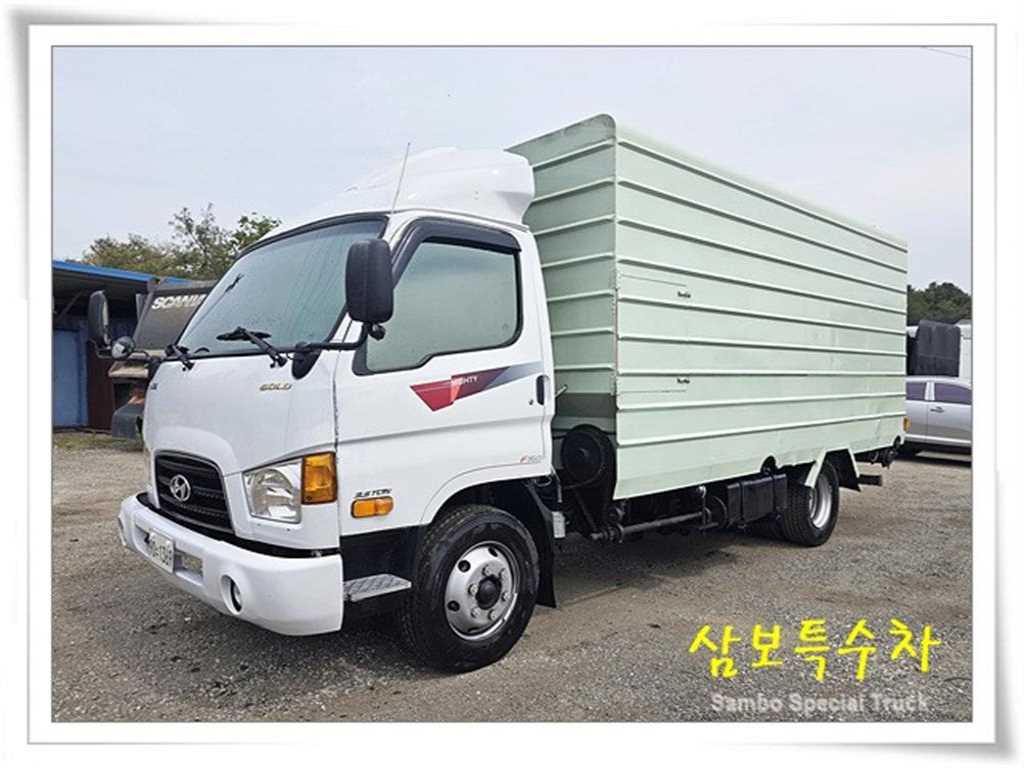medium and large cargo Special 2013 Blanco - Importación desde Corea - HF Imports Iquique - Foto 1