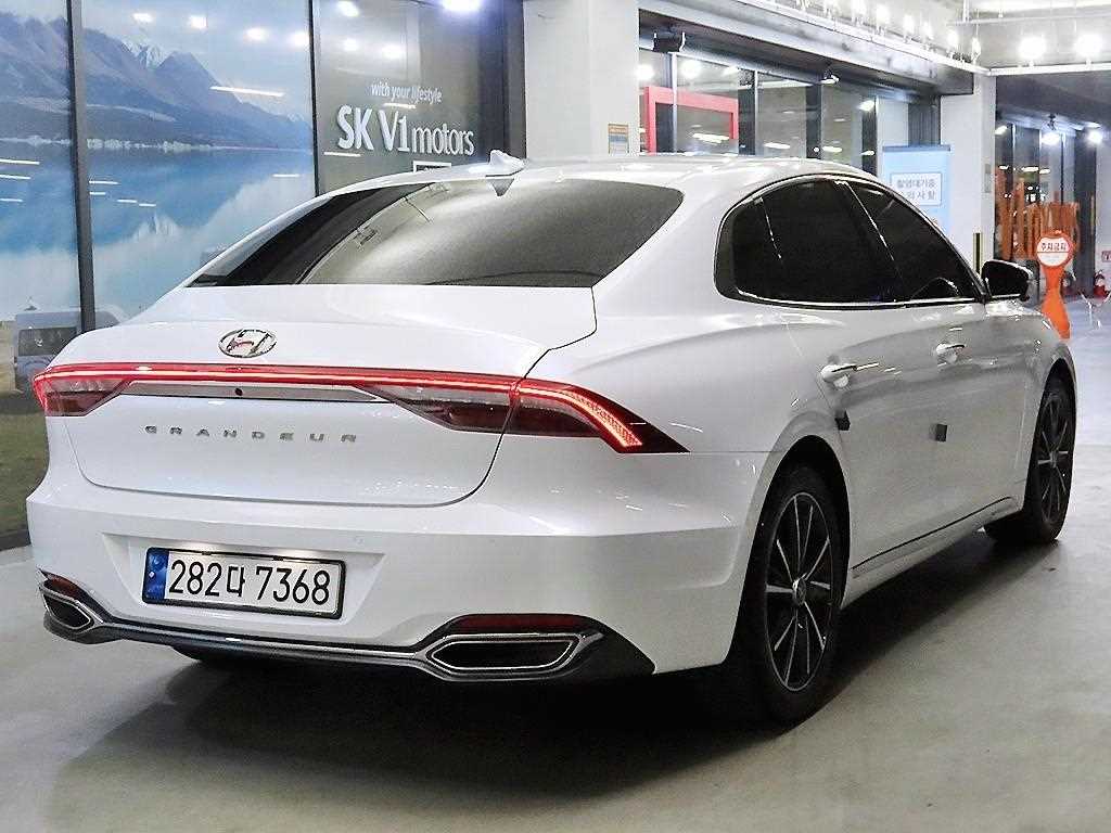 HYUNDAI Grandeur - Vista 4