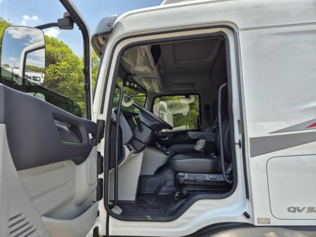 medium and large cargo truck - Vista 12