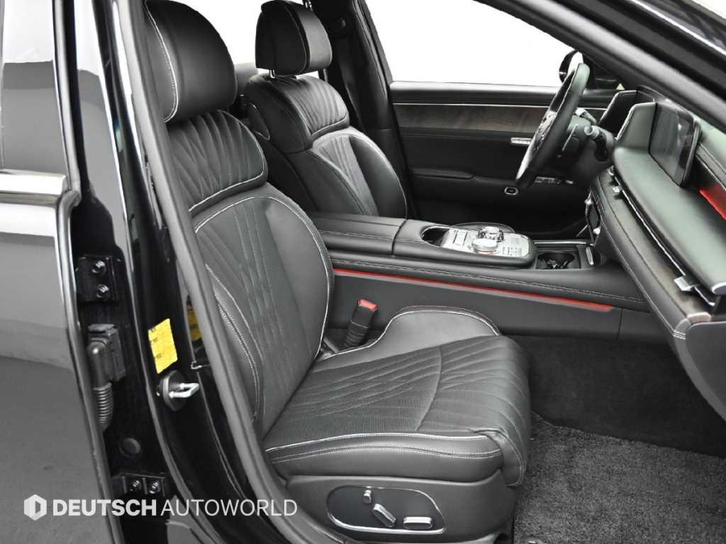 Genesis G90 - Vista 10