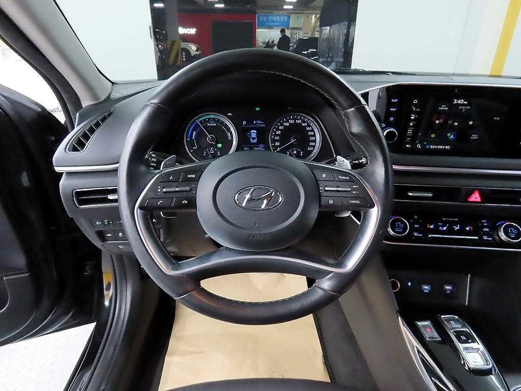 HYUNDAI Sonata - Vista 9