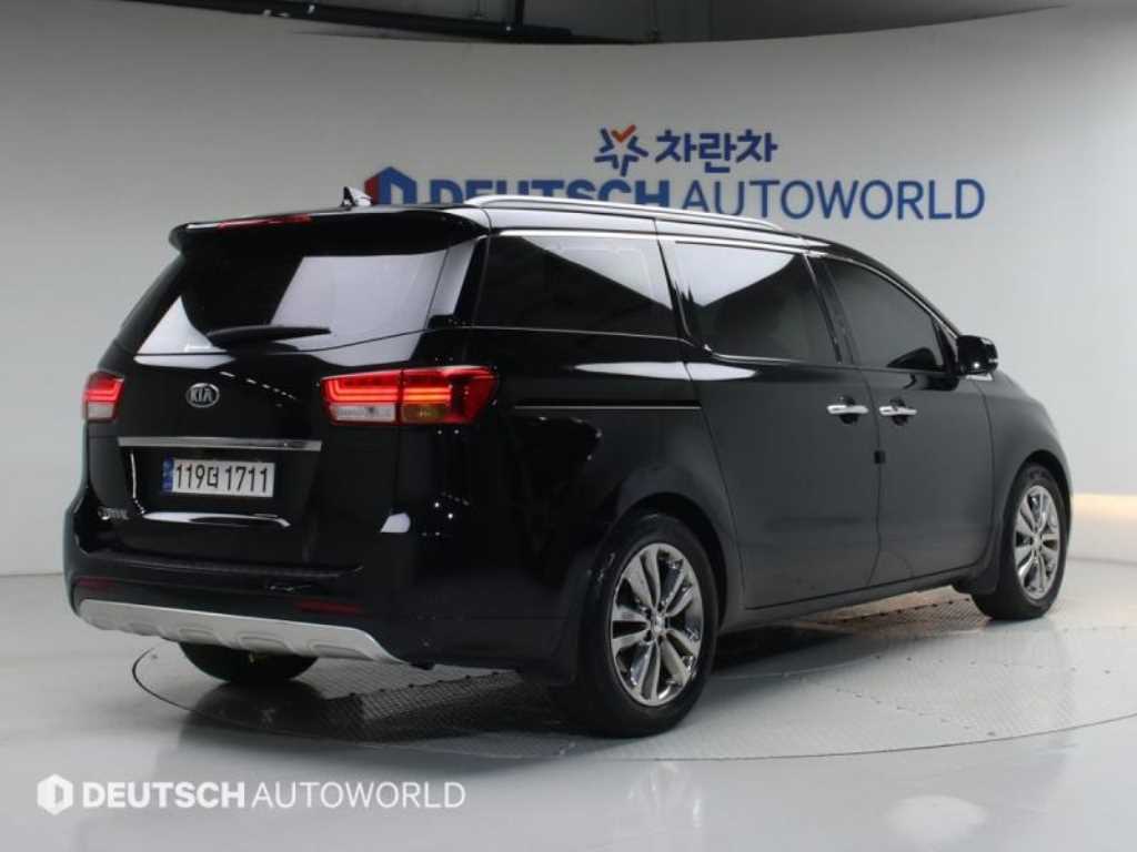 KIA Carnival - Vista 2