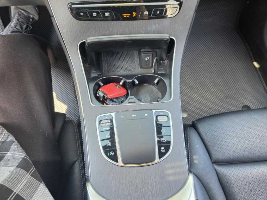 Mercedes Benz GLC Class - Vista 10
