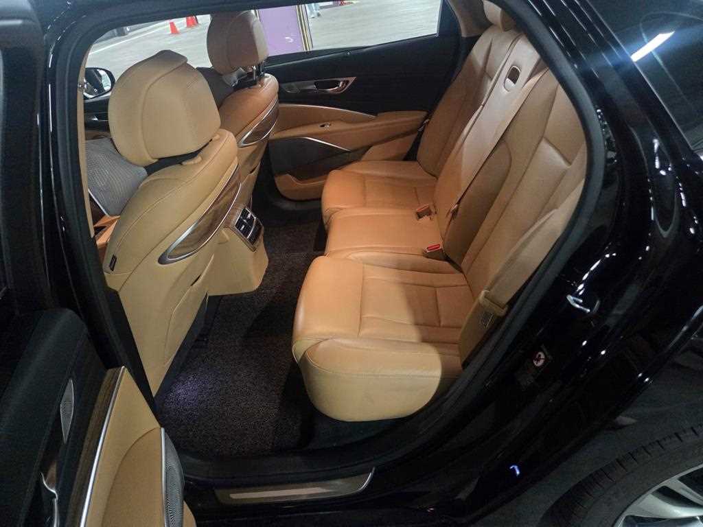 KIA K9 - Vista 10