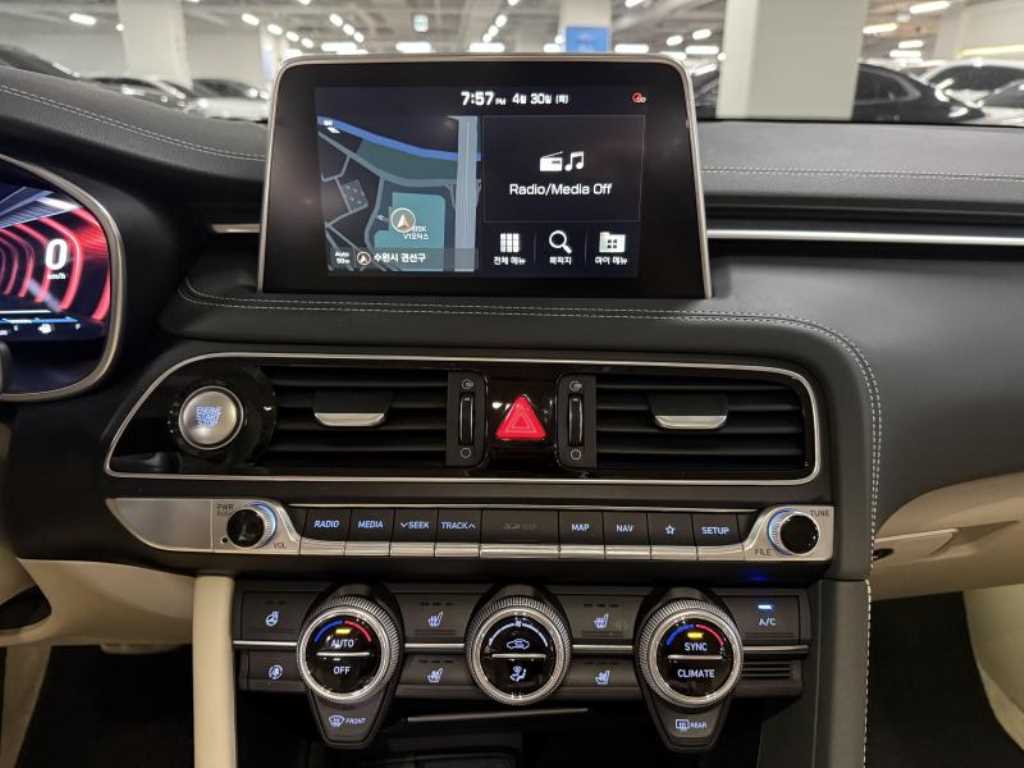 Genesis G70 - Vista 12