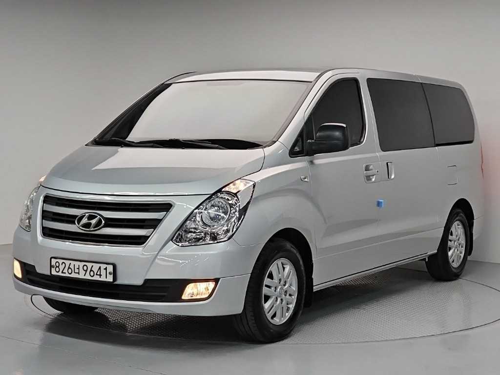 HYUNDAI Starex 2018 Plateado - Importación desde Corea - HF Imports Iquique - Foto 1
