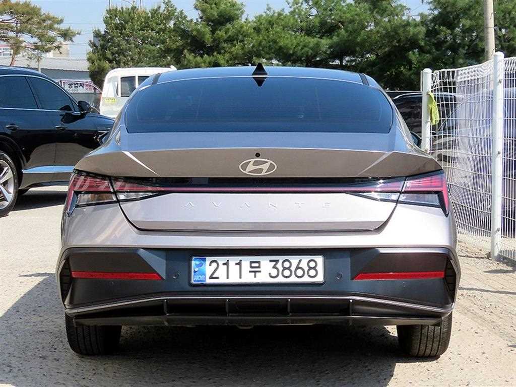 HYUNDAI Avante - Vista 4