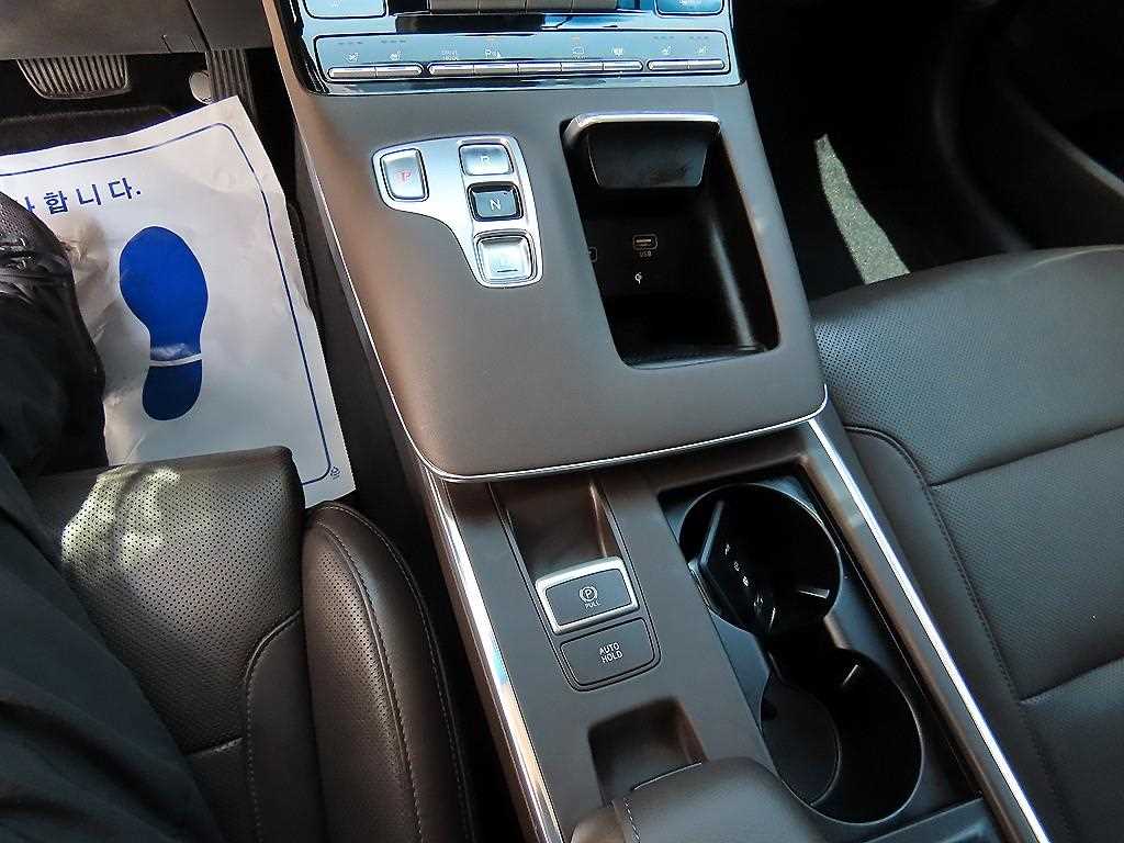 HYUNDAI Grandeur - Vista 10