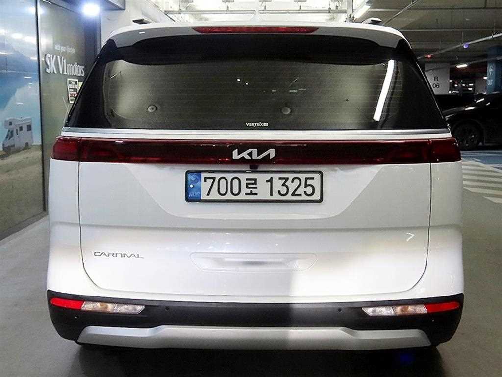 KIA Carnival - Vista 5