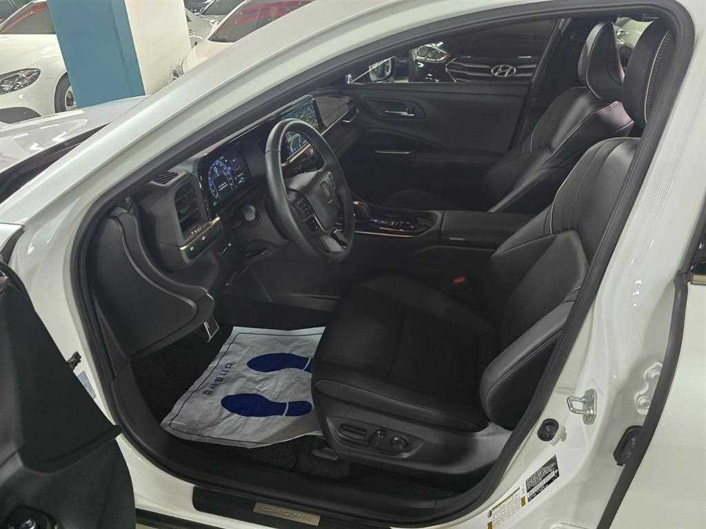 Toyota Crown 2025 Blanco - Importación desde Corea - HF Imports Iquique - Foto 14
