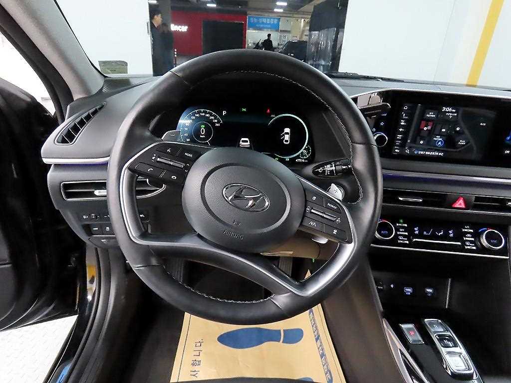 HYUNDAI Sonata - Vista 9